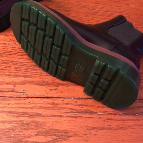 UO Betty Treaded Chelsea Boot - Picture 7 of 8